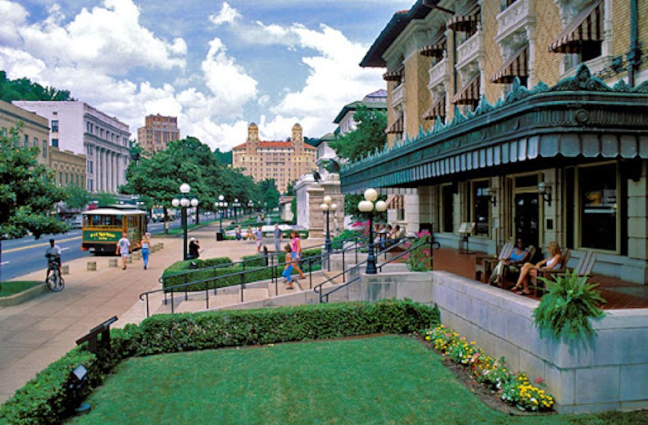 The Hamilton - Lakefront & Studio Suites, הוט ספרינגס מראה חיצוני תמונה
